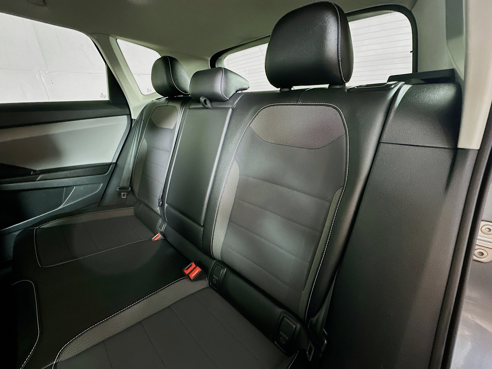 2023 Volkswagen Taos SE photo 19