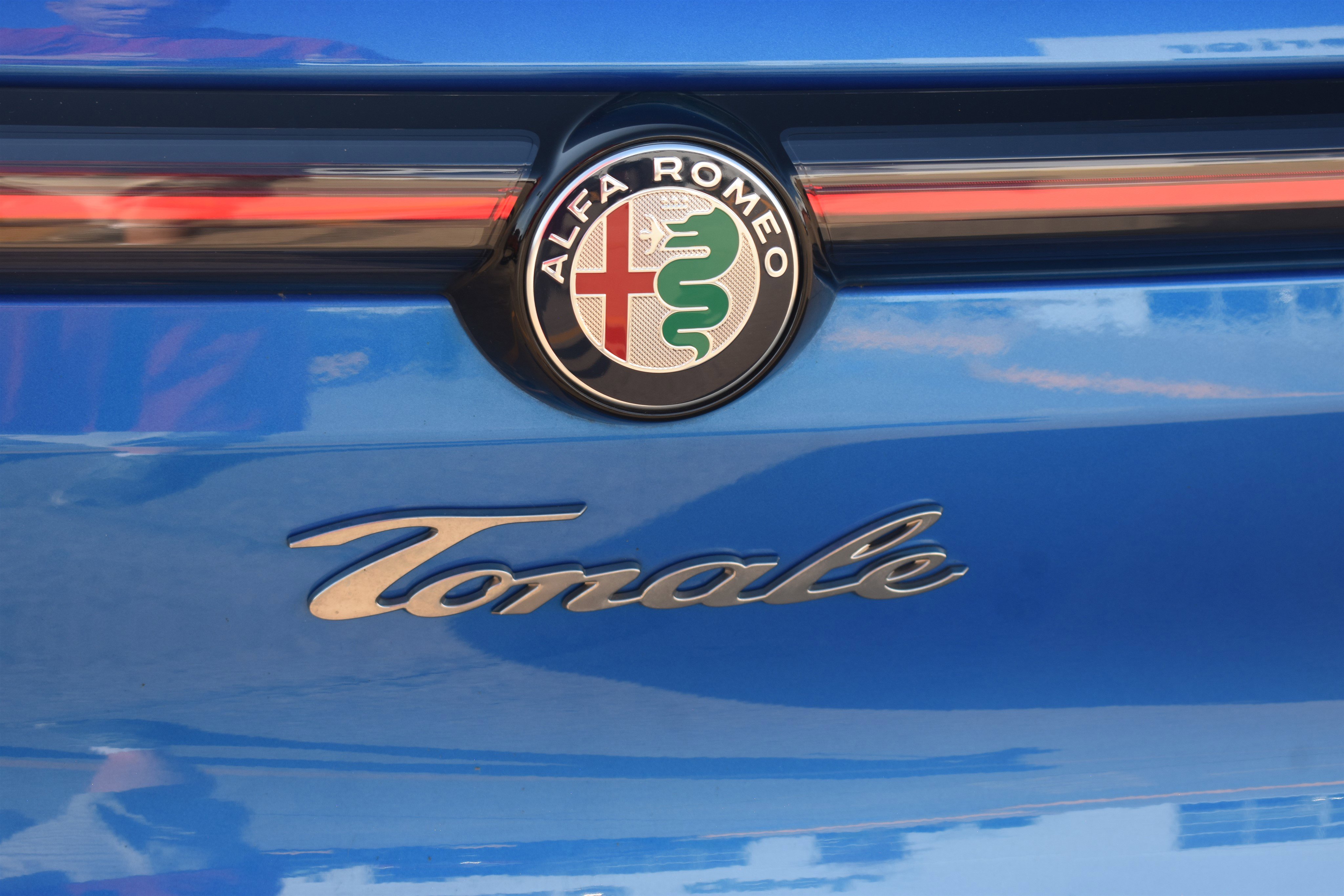 2024 Alfa Romeo Tonale Ti photo 2