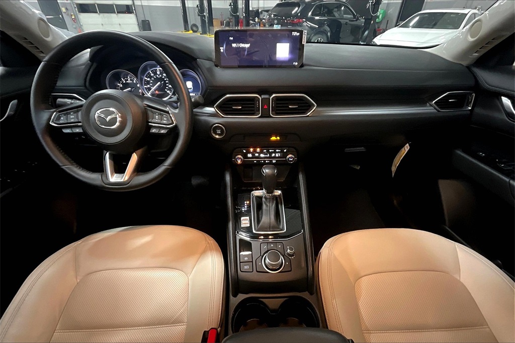 2025 Mazda CX-5 2.5 S Preferred photo 13