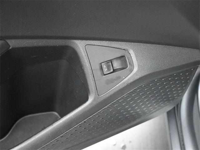 2019 Volkswagen Jetta R-Line photo 18
