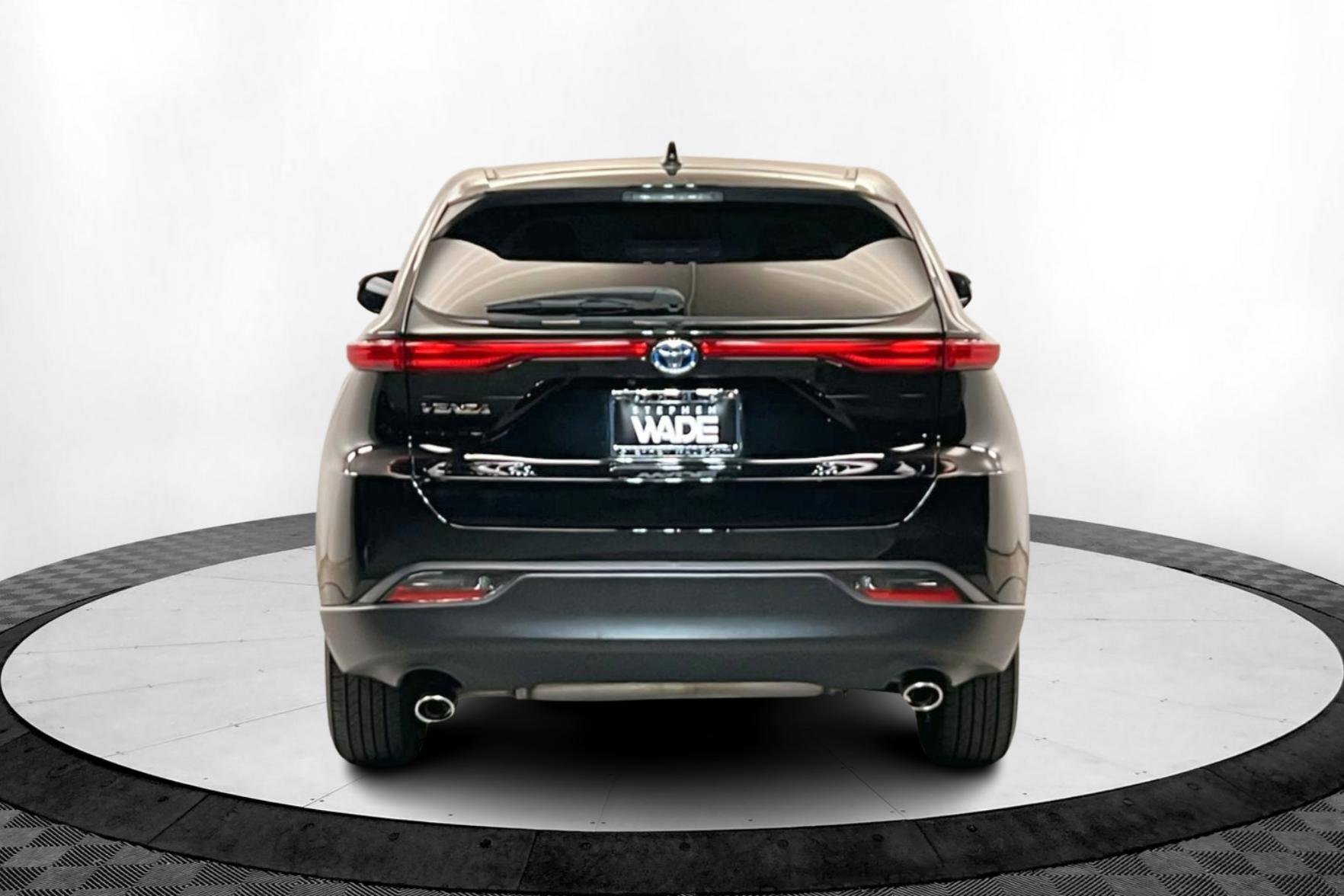 2024 Toyota Venza LE photo 2