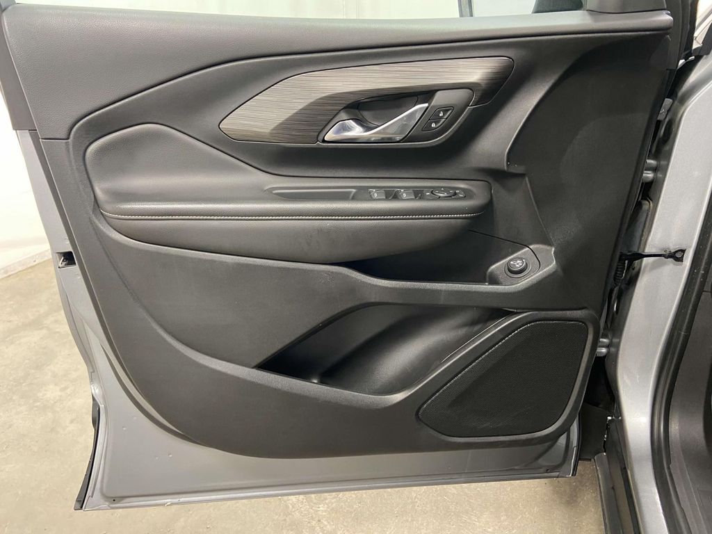 2023 Gmc Terrain SLE photo 12