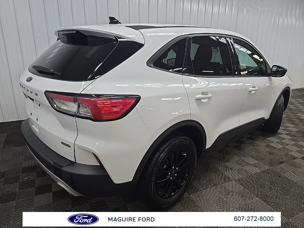 2020 Ford Escape SE Sport Hybrid photo 10