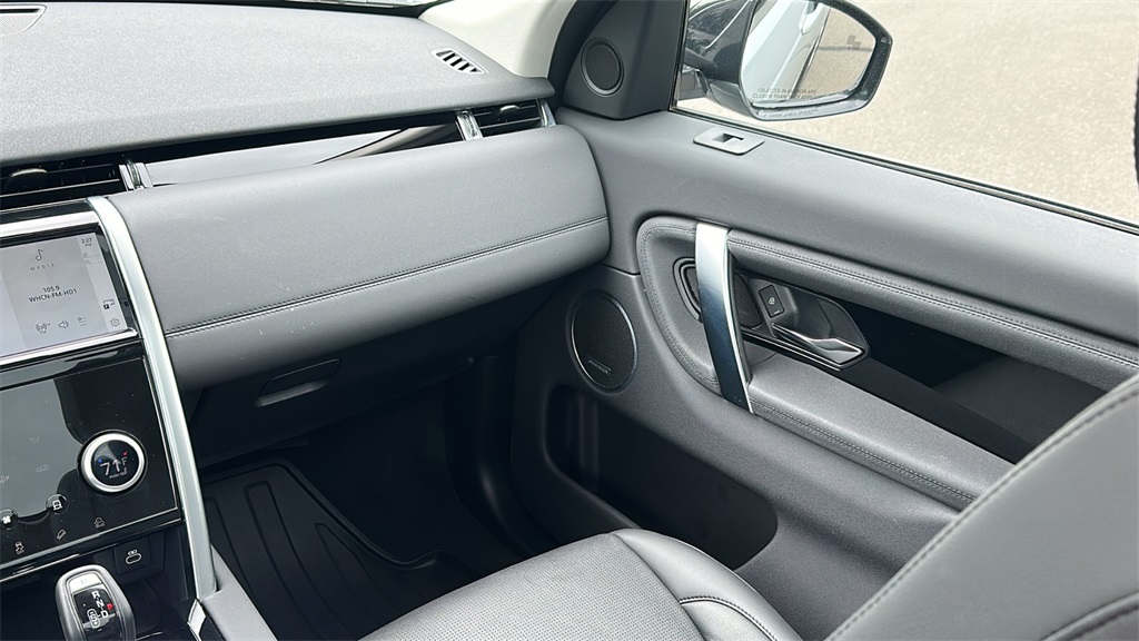 2023 Land Rover Discovery Sport SE photo 24