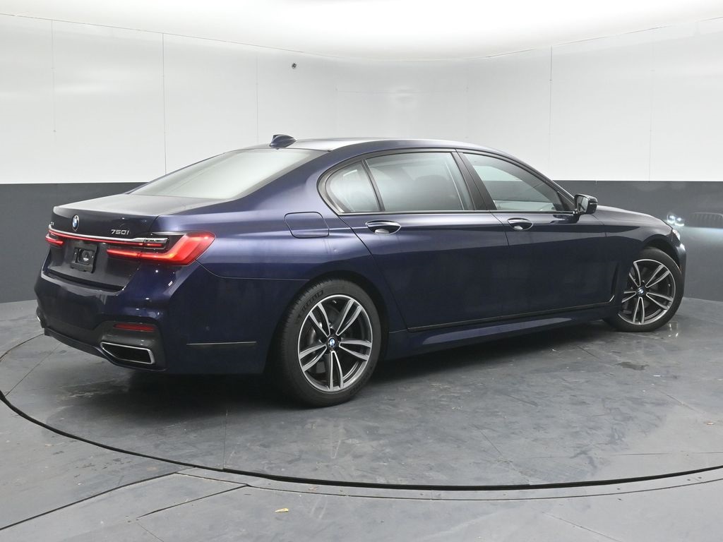 2022 BMW 750LI - Image 6