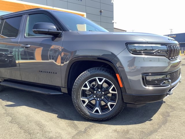 2025 Jeep Wagoneer Overland Series II photo 3