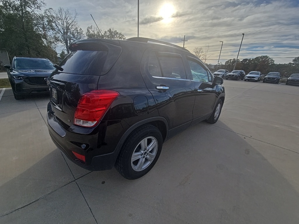 2019 Chevrolet Trax LT photo 2