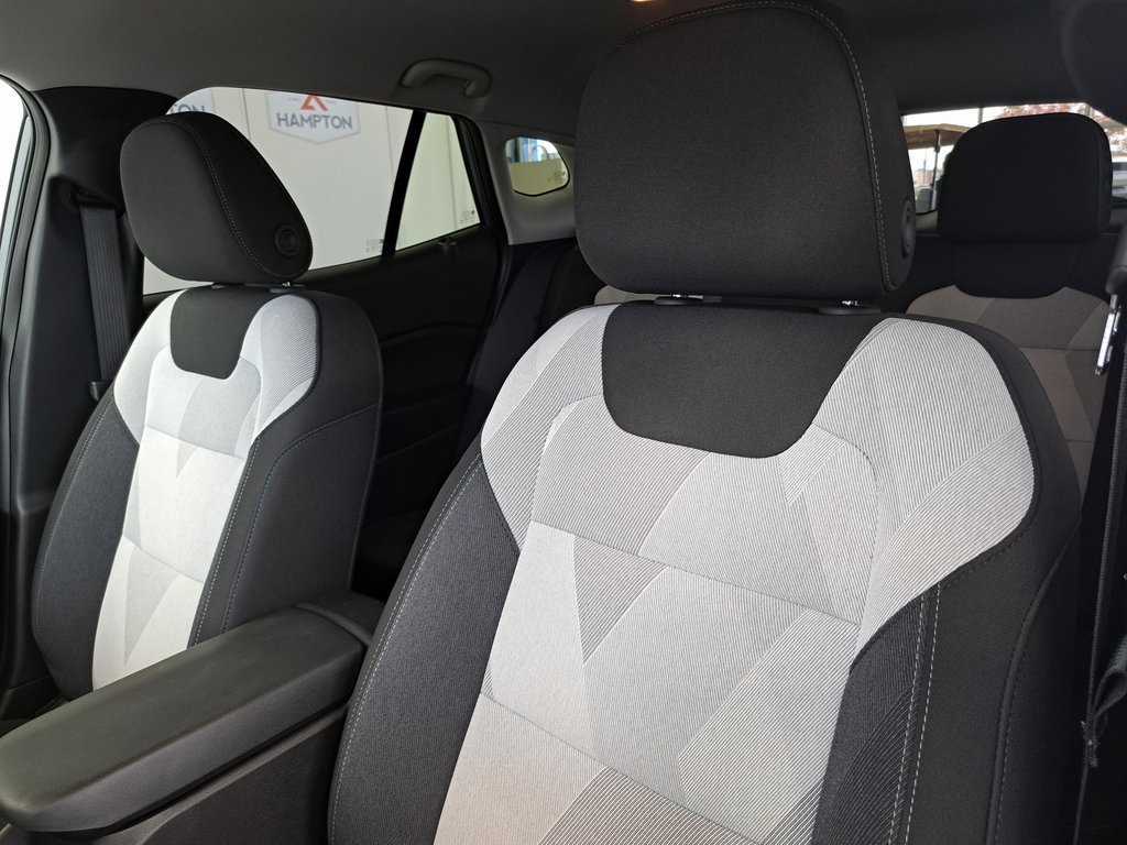 2025 Chevrolet Trax LS photo 20