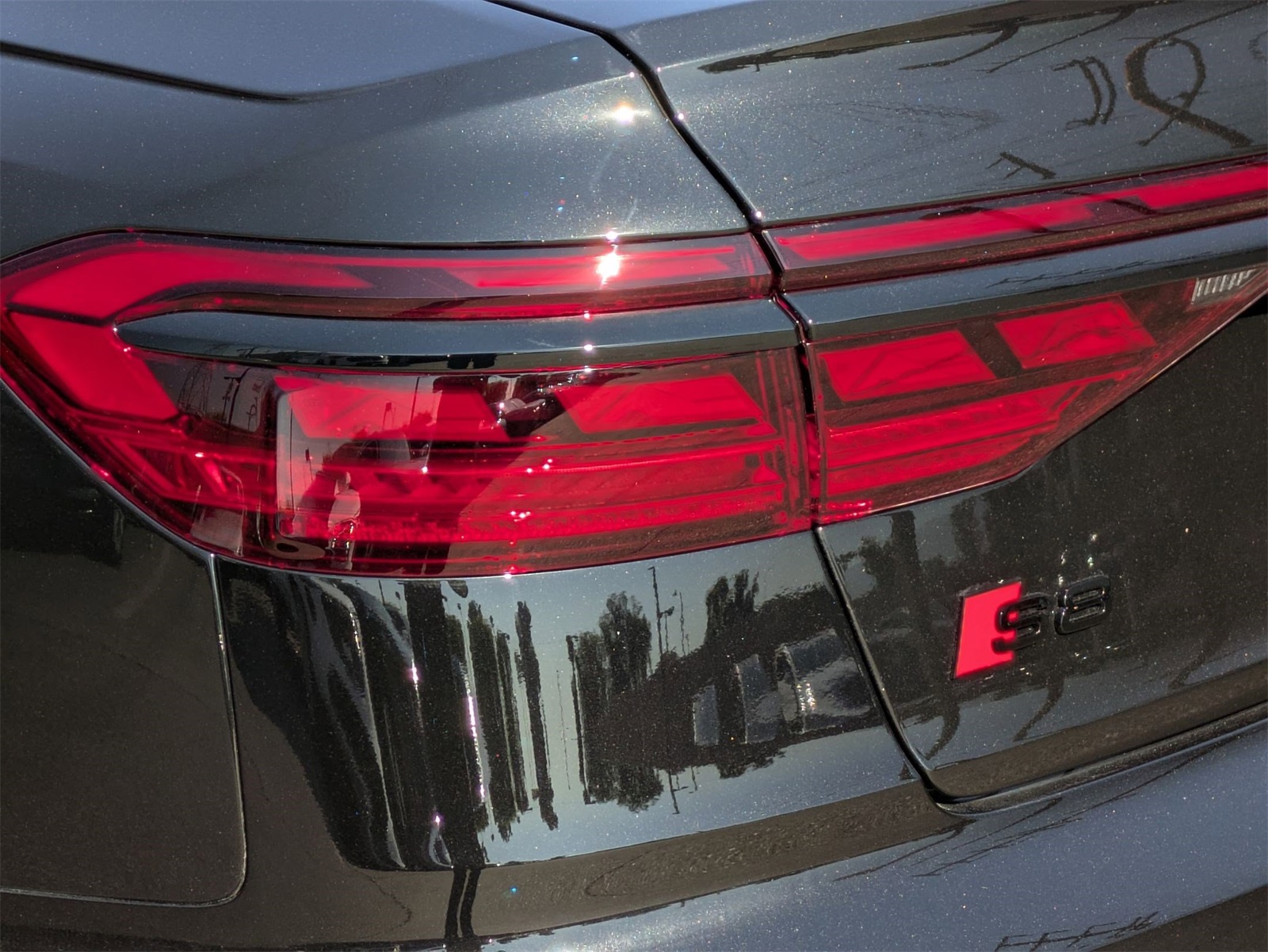 2025 Audi S8 4.0T Quattro photo 10