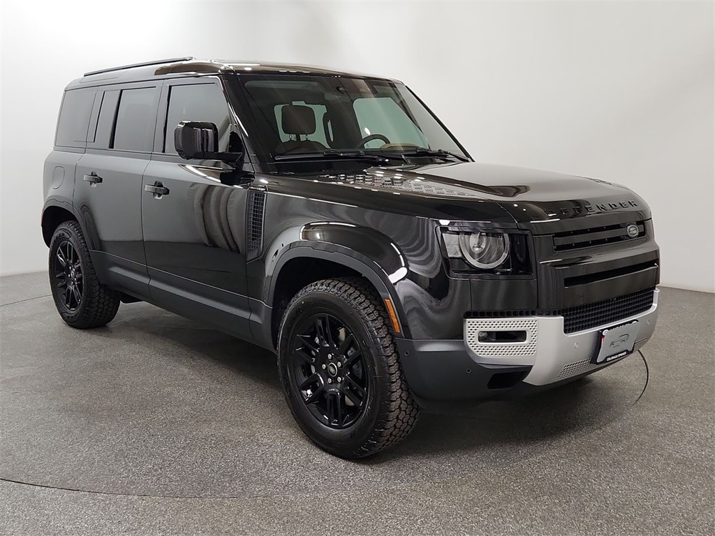2025 Land Rover Defender 110 S photo 13