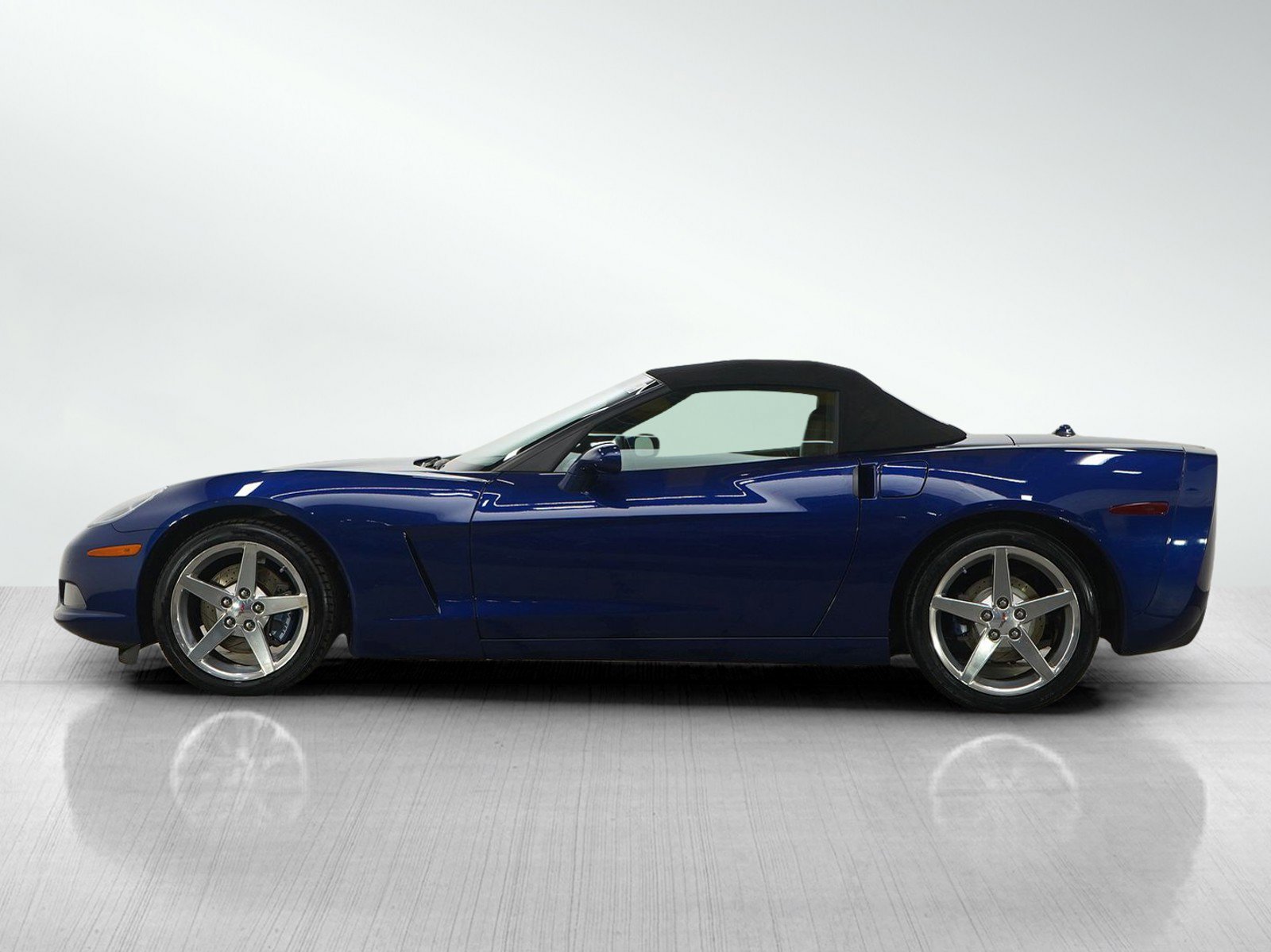 Used 2005 Chevrolet Corvette Base with VIN 1G1YY34U055133452 for sale in Burnsville, Minnesota