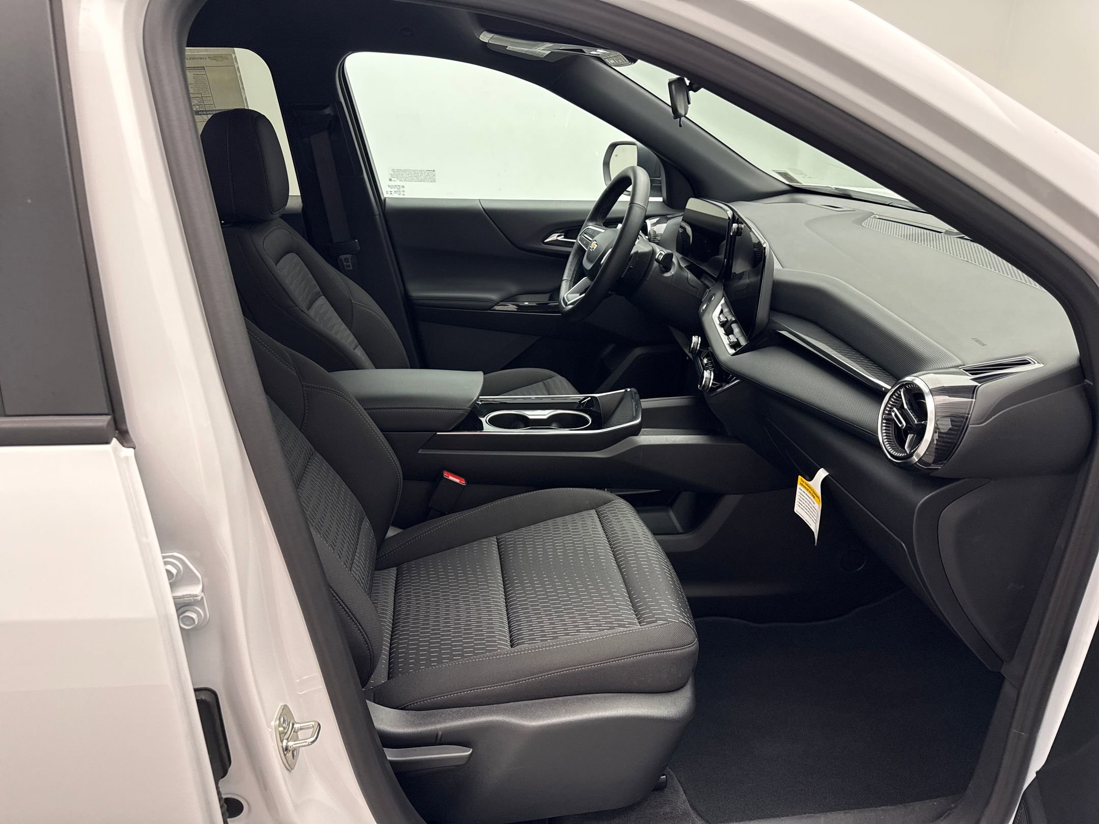2025 Chevrolet Equinox LT photo 23