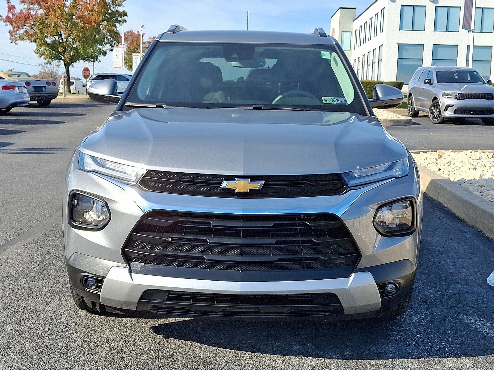 2023 Chevrolet Trailblazer LT photo 2