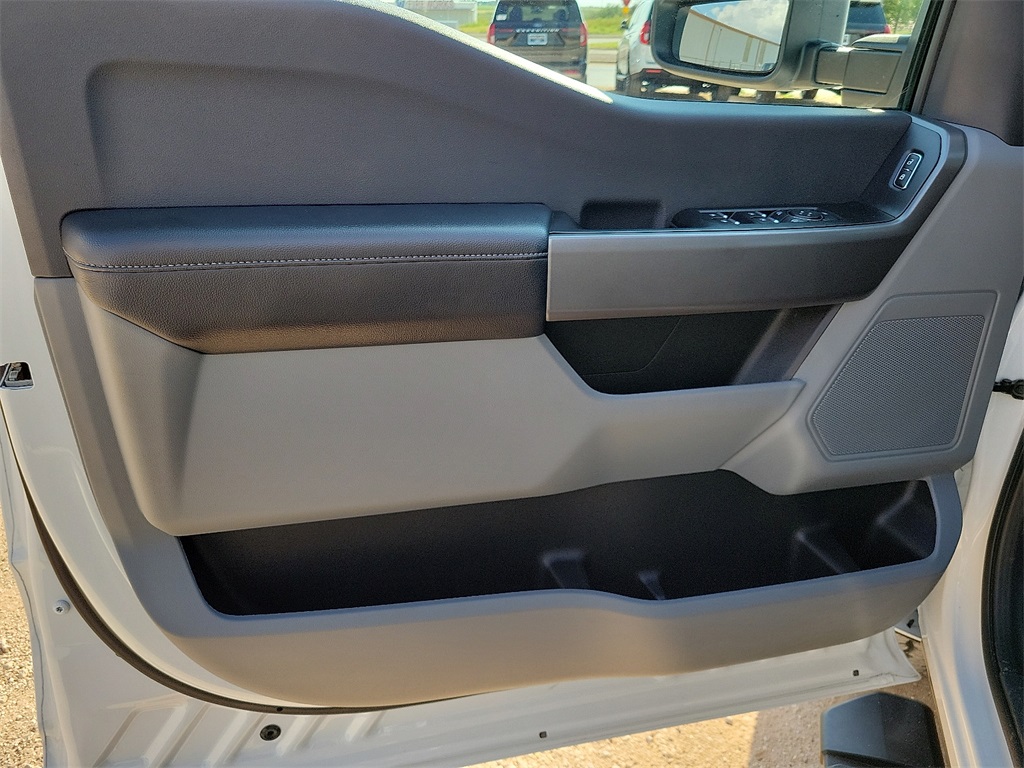 2025 Ford F-250 XLT photo 18