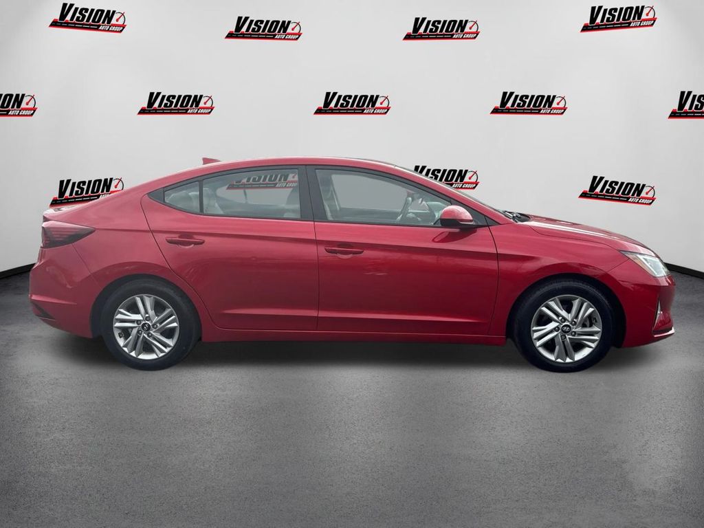 2020 Hyundai Elantra Value Edition photo 4