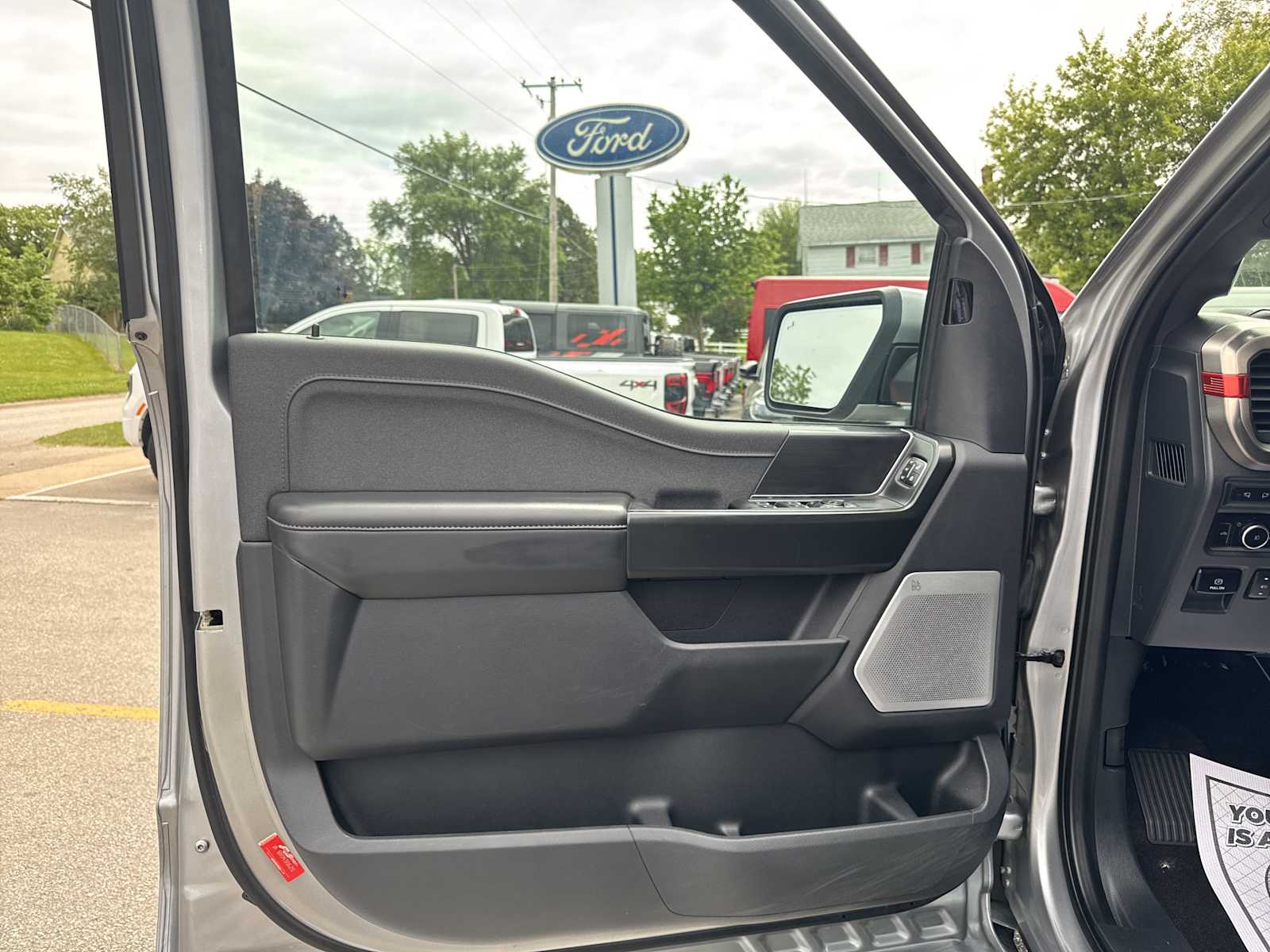 2023 Ford F-150 Raptor photo 20