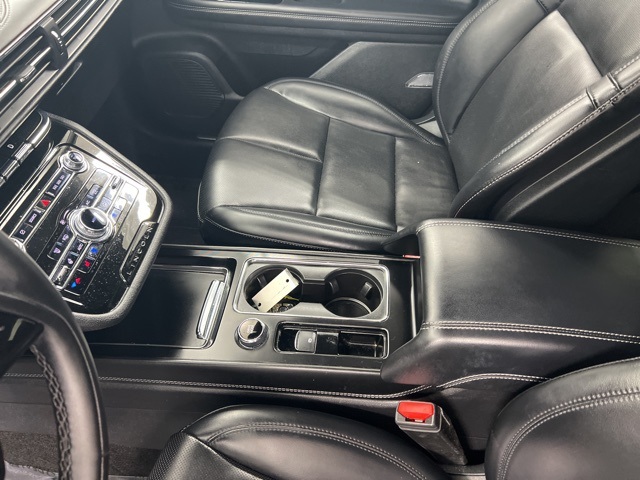 2022 Lincoln Corsair Standard photo 16