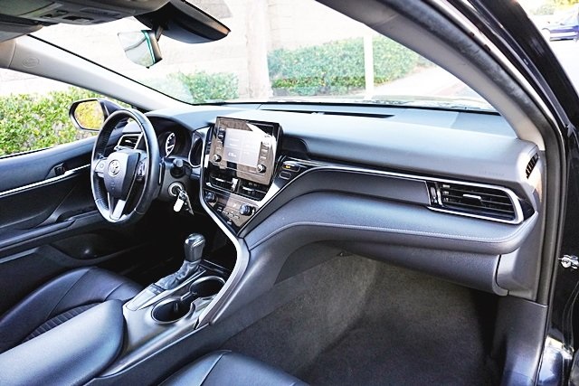 Used 2022 Black Toyota SE image 9