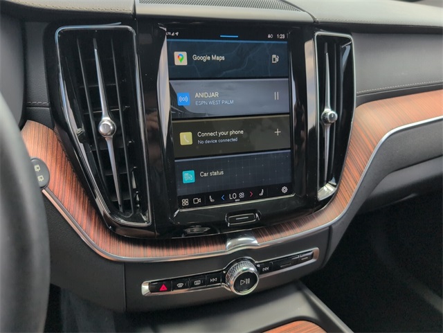 2023 Volvo XC60 B5 Ultimate photo 23