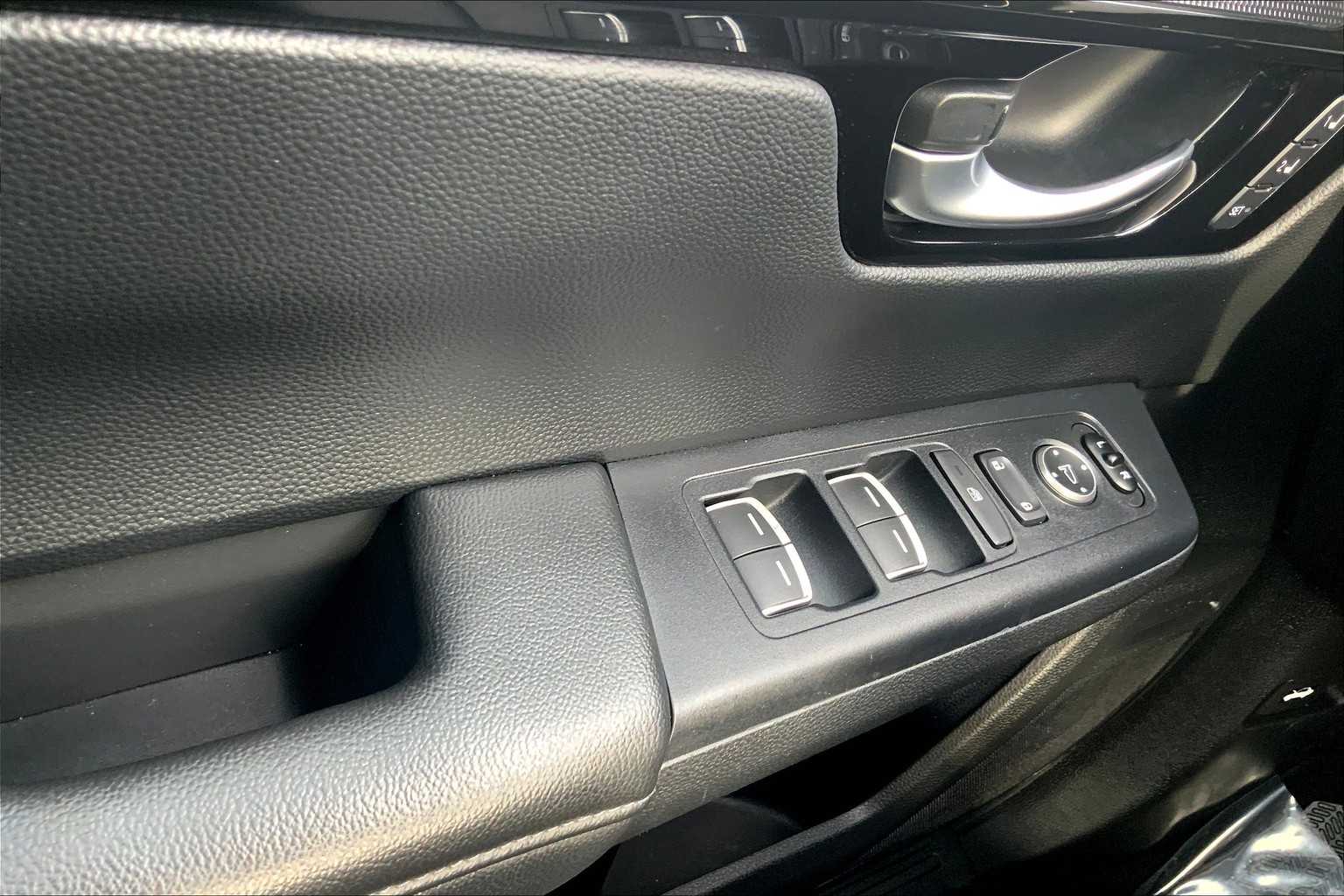 2024 Honda CR-V EX-L photo 30