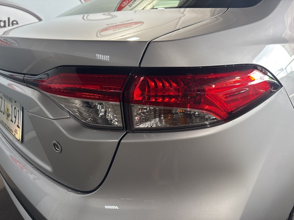 2022 Toyota Corolla L photo 13