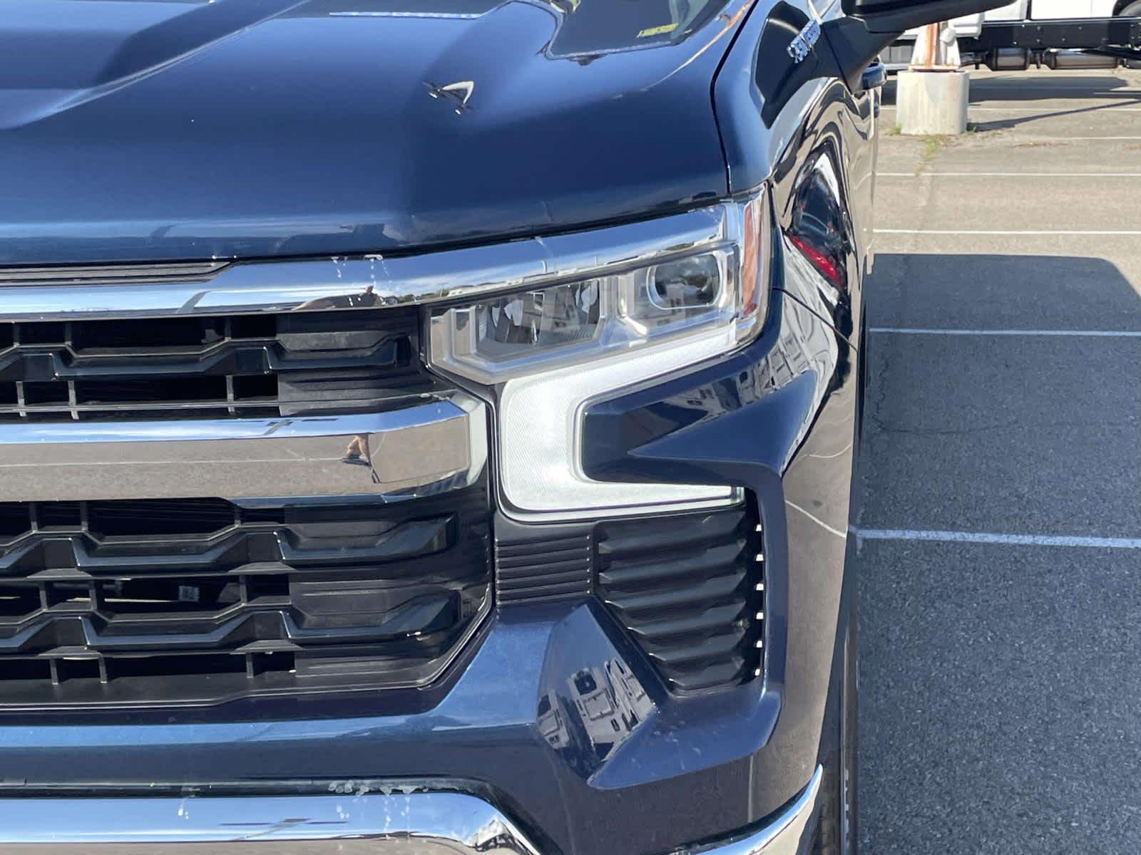 2023 Chevrolet Silverado 1500 LT photo 8