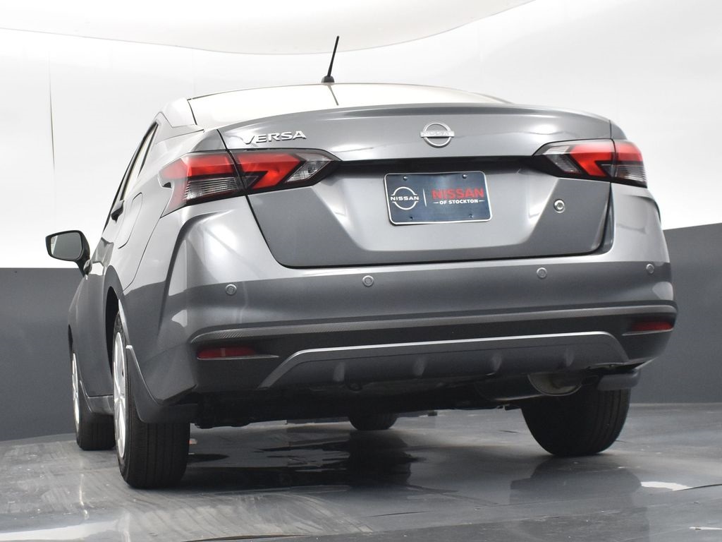 2025 Nissan Versa 1.6 S photo 35