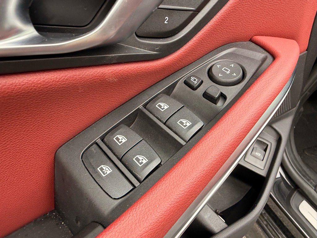 2024 Bmw 330i photo 12