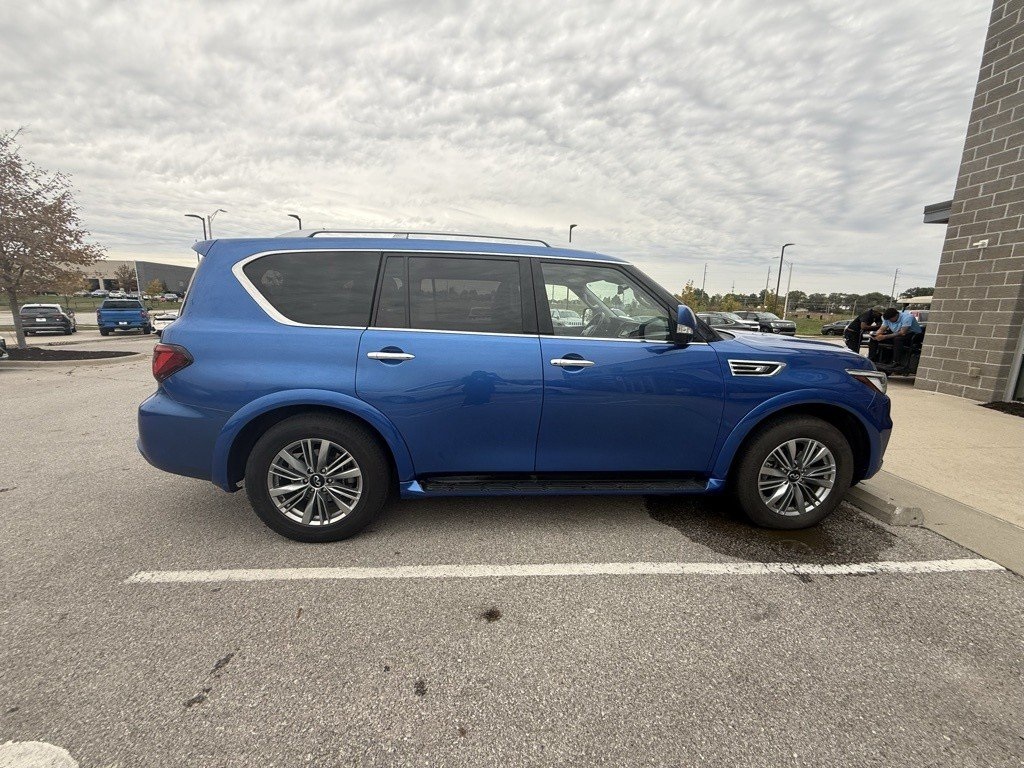 2021 Infiniti QX80 Luxe photo 2