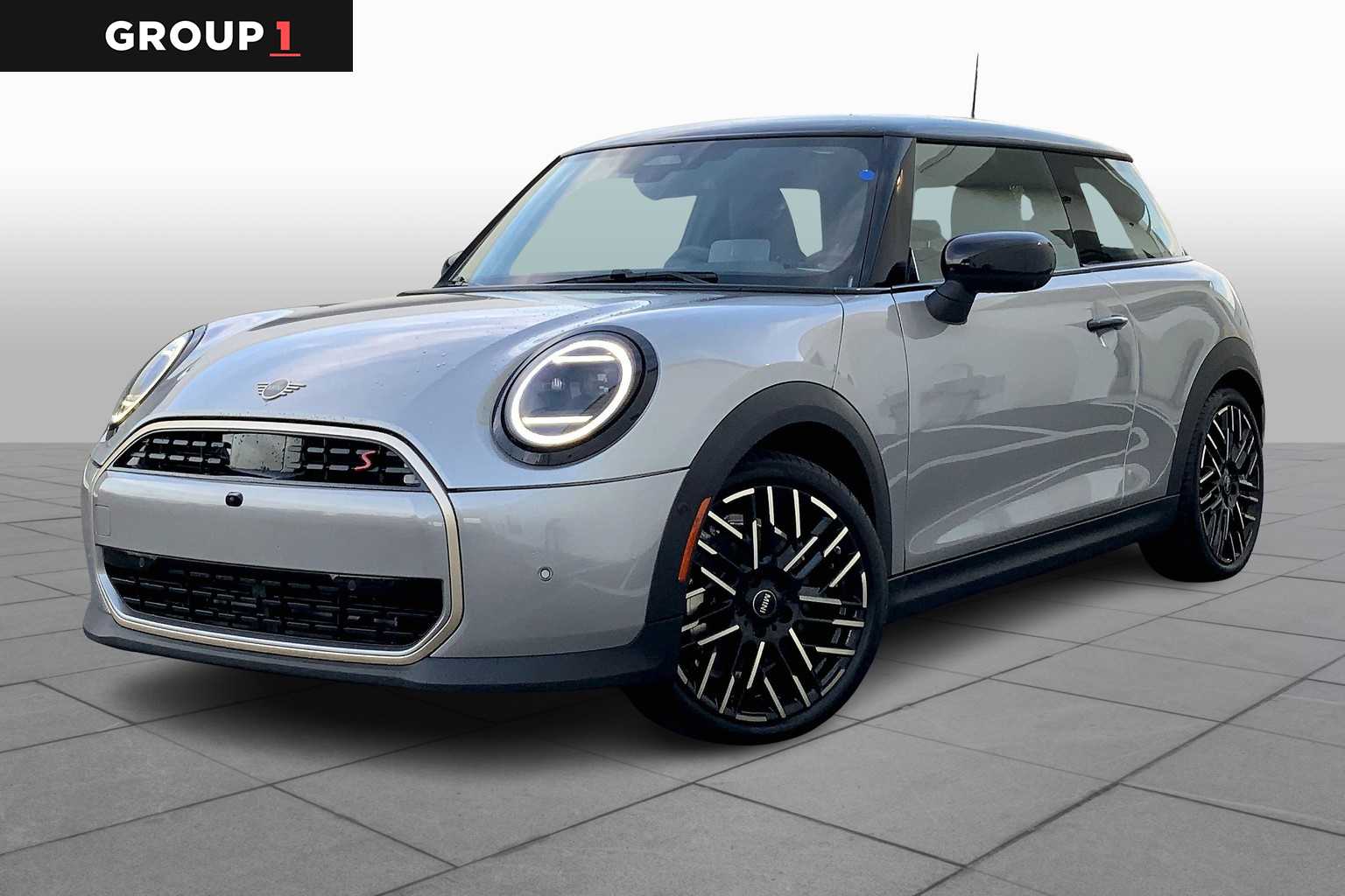 2025 MINI Hardtop 2 Door S's photo