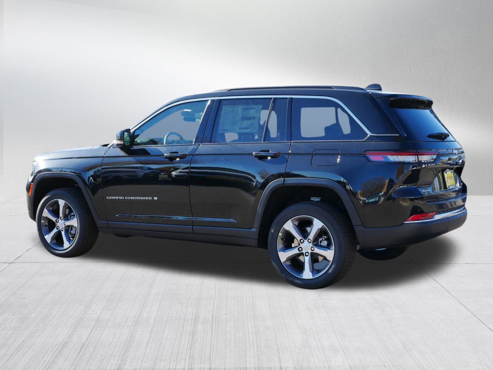 2025 Jeep Grand Cherokee Limited photo 4