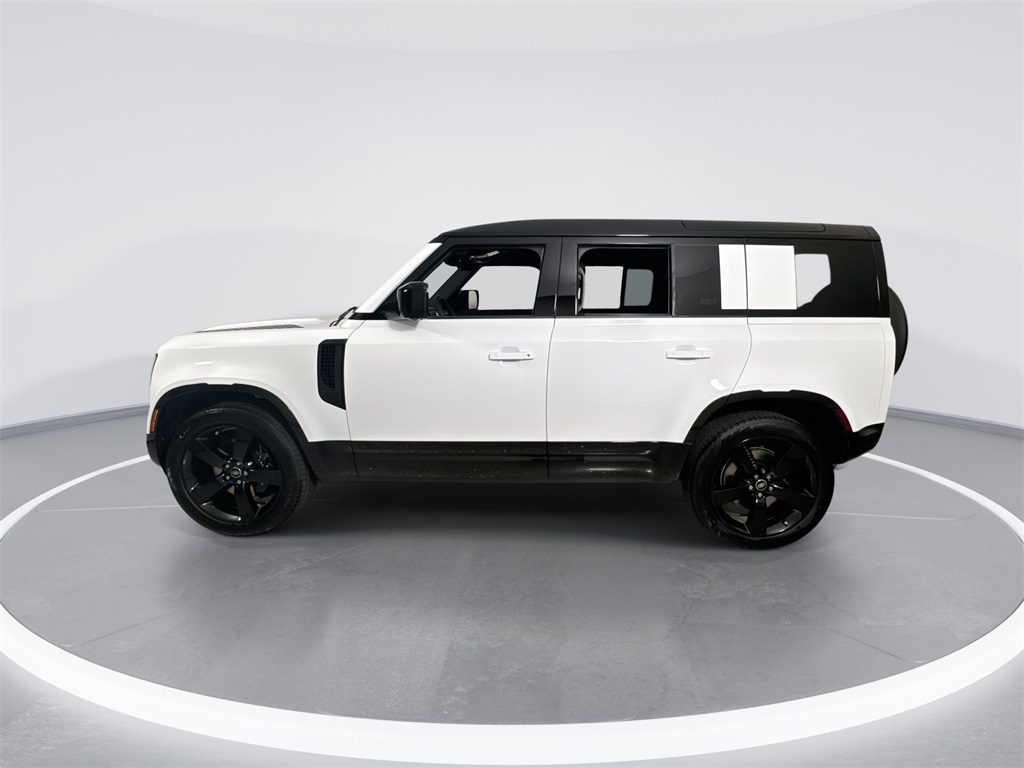 2025 Land Rover Defender 110 V8 photo 5