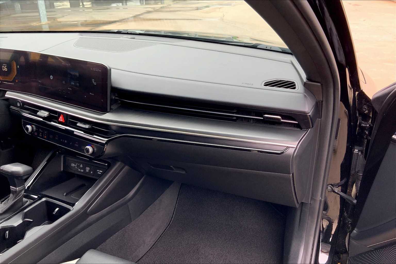 2025 Kia K5 GT-Line photo 17