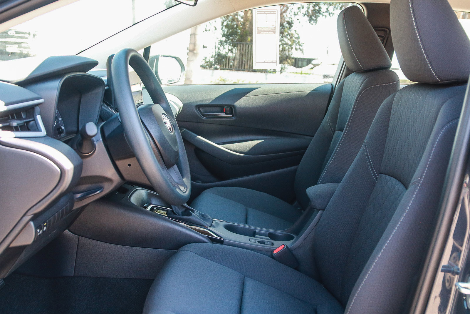2025 Toyota Corolla LE photo 17