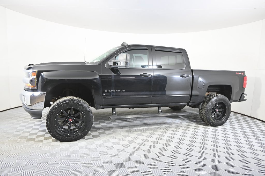 Used 2018 Chevrolet Silverado 1500 LT with VIN 3GCUKREC1JG361804 for sale in Forest Lake, Minnesota