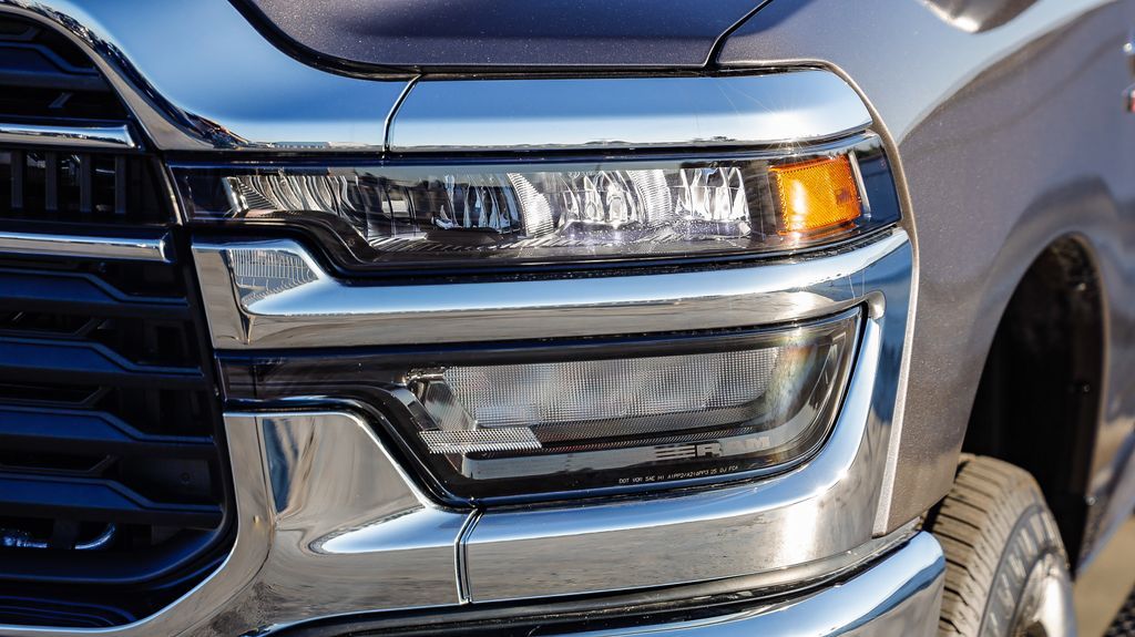 2025 Ram 2500 Tradesman photo 4