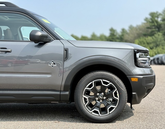 2025 Ford Bronco Sport Outer Banks photo 2