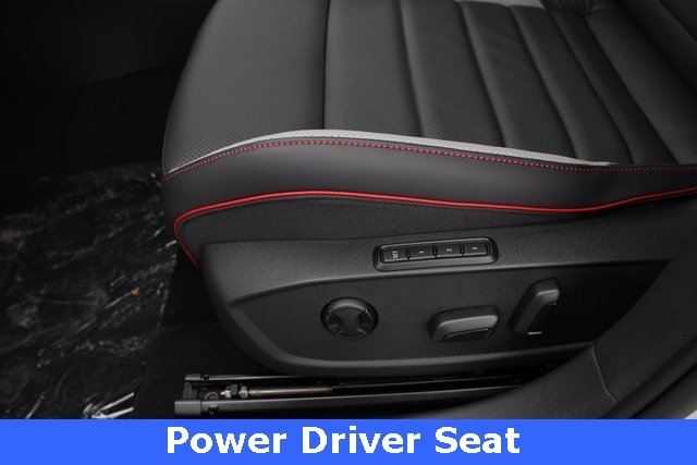 2026 Volkswagen Golf GTI SE photo 4