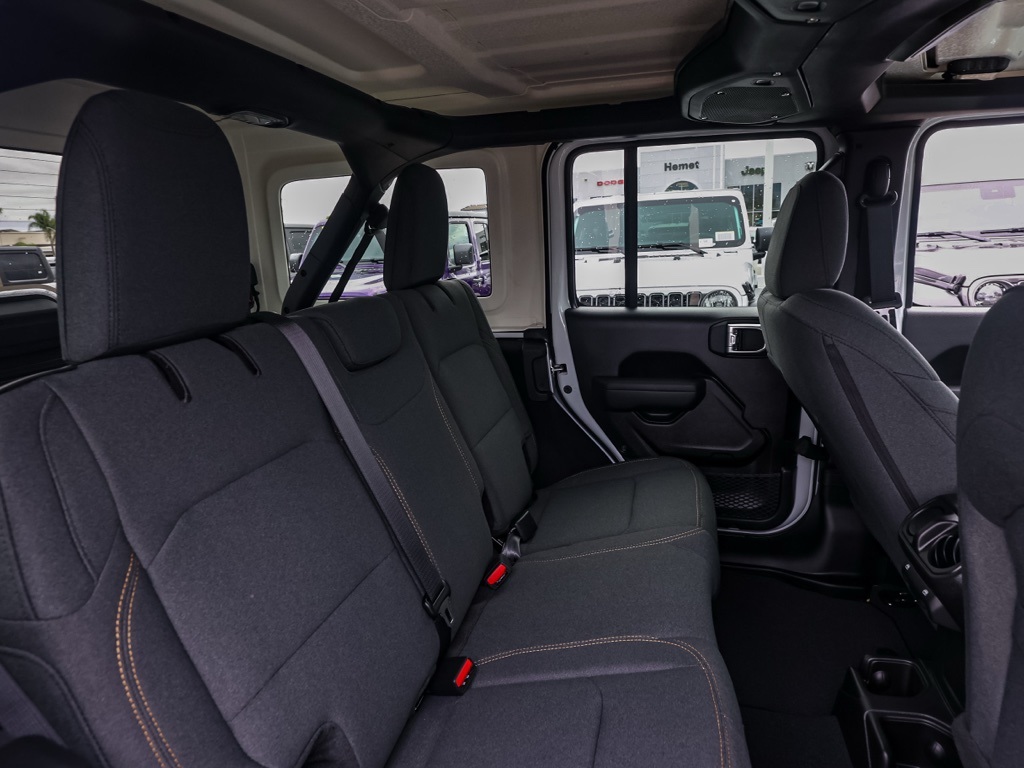 New 2026 Bright White Clear-Coat Exterior Paint Jeep Sport S image 17