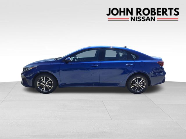 2023 Kia Forte LXS photo 2