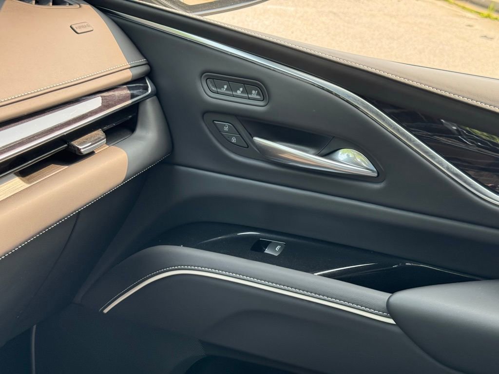 2023 Cadillac Escalade V-Series photo 33