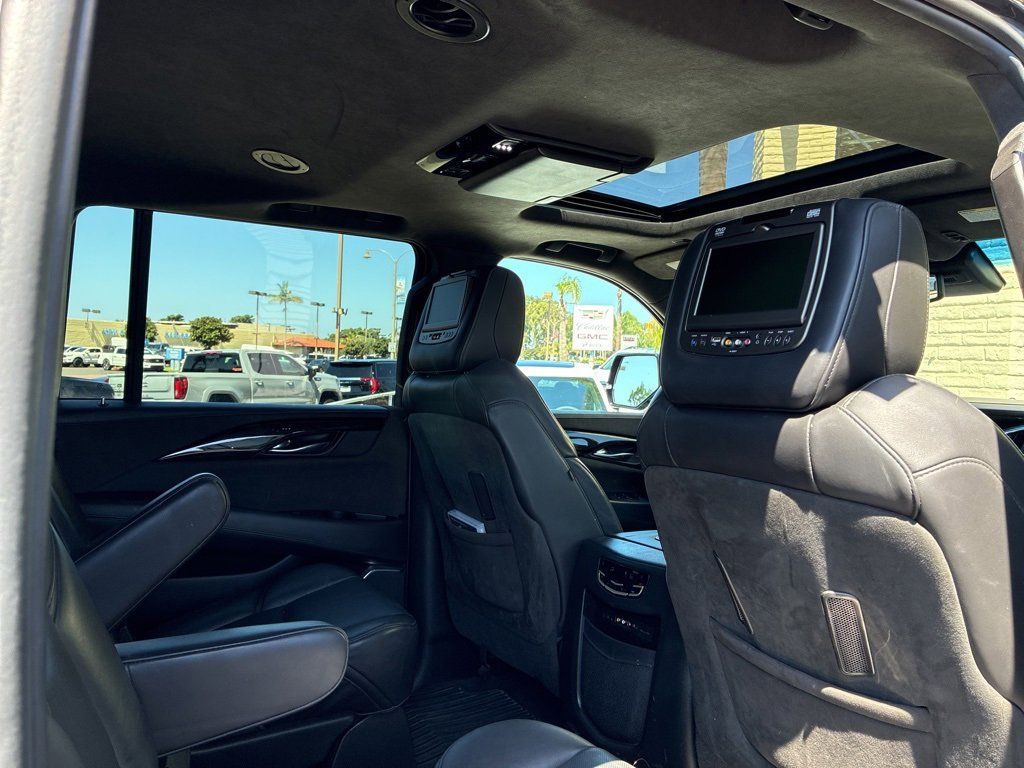 2016 Cadillac Escalade ESV Platinum photo 2