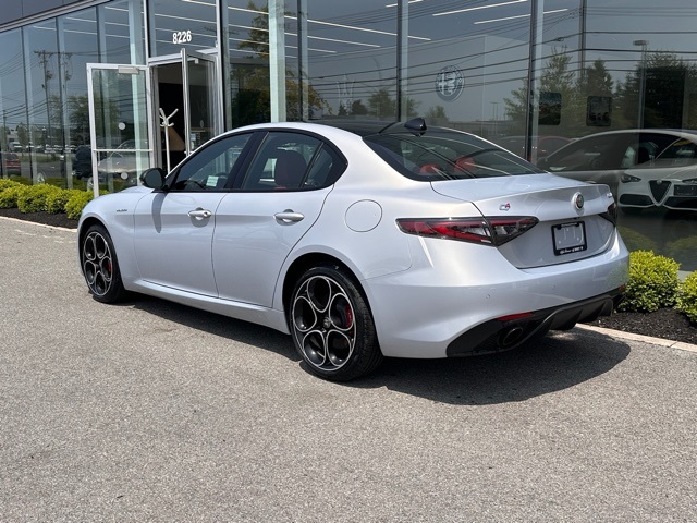 2025 Alfa Romeo Giulia Base photo 3