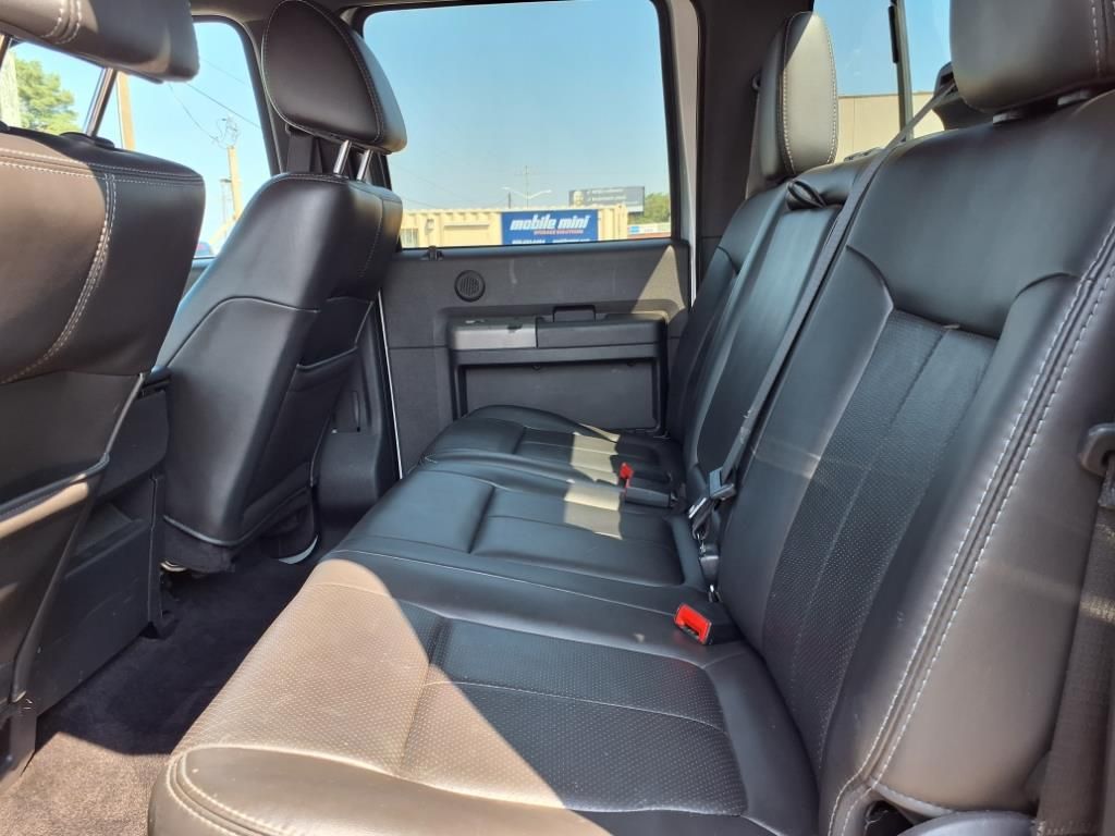 2011 Ford F-250 Lariat photo 11