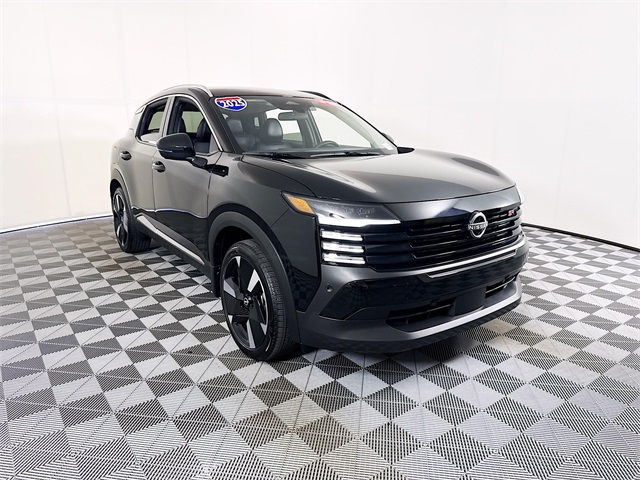 2025 Nissan Kicks SR AWD's photo