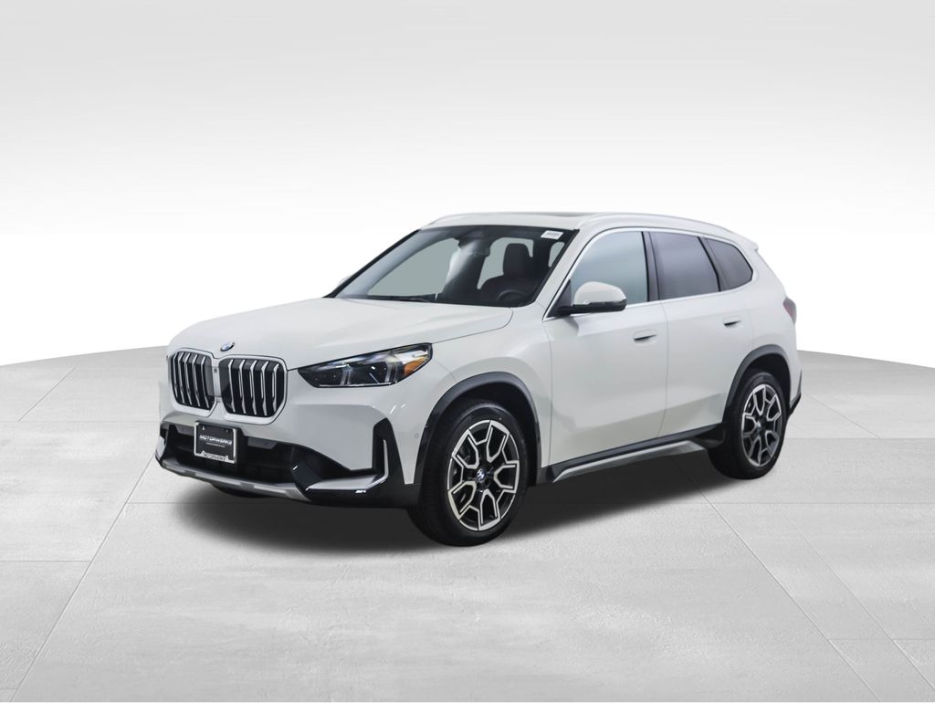 2026 BMW X1 28i's photo