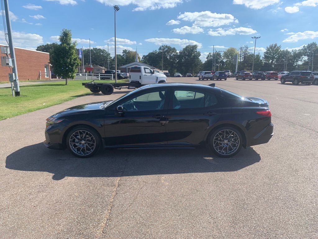 2026 Toyota Camry SE photo 4