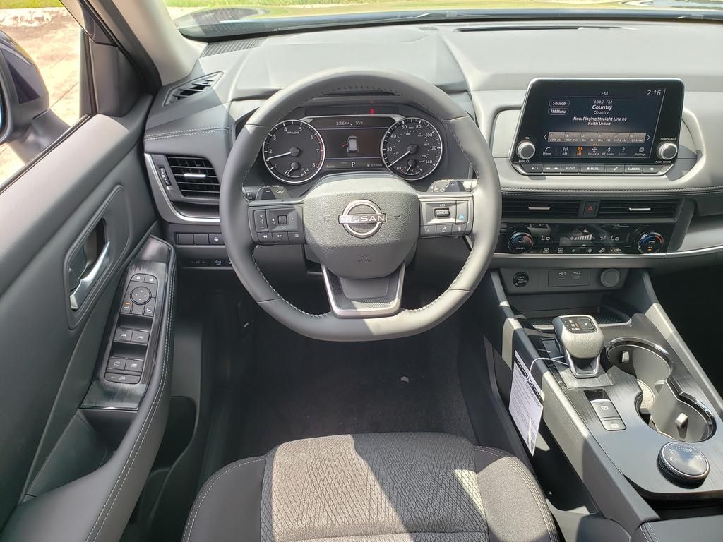 2026 Nissan Rogue SV photo 9