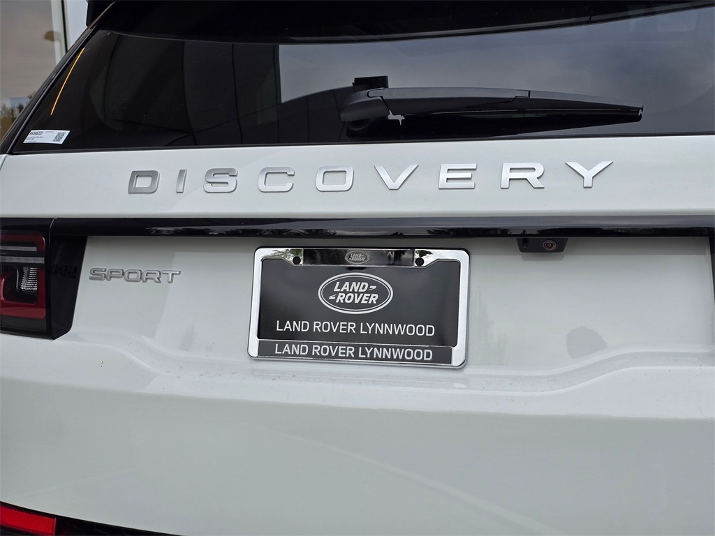 2024 Land Rover Discovery Sport S photo 9