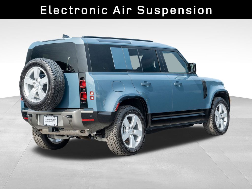 2025 Land Rover Defender 110 X-Dynamic SE photo 4